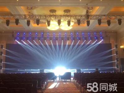 晚会舞台搭建与灯光音响设备的关键要素解析